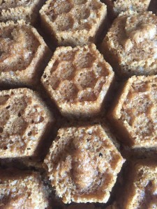 A close up of my honey cake. I just love this pan!